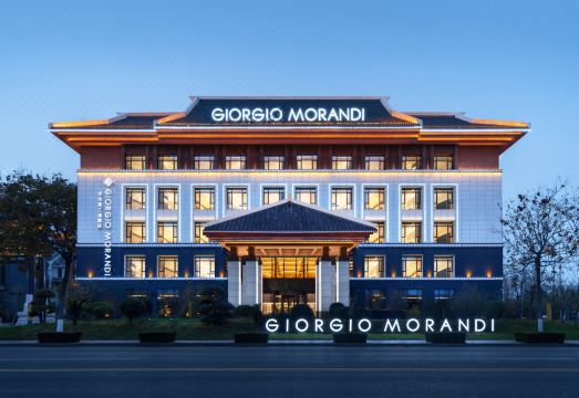 조르지오 모란디 호텔 전경