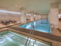 The Westin Xi’an（2-min walk to Giant Wild Goose Pagoda & 15-20min stroll to Shaanxi History Museum） Hotels near Dacien Temple