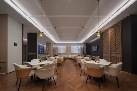 Beiling Park Taishan Road Atour Hotel Отели рядом с достопримечательностью «Shenyang Normal University»