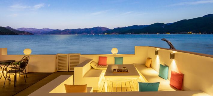 Shanyu Haihu Scenic Luxury Resort Hotel Hotels in Ninglang