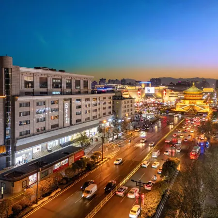 Qingmo Nianhua Youth Hostel (Huimin Street Bell and Drum Tower Subway Station Branch)
