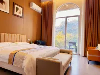 Lianhu Xingyuewan Guesthouse (Zhaoqing Qixingyan Scenic Area Branch)