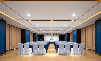 Happy Chain Hotel (Huainan Stadium Zhenxuan)