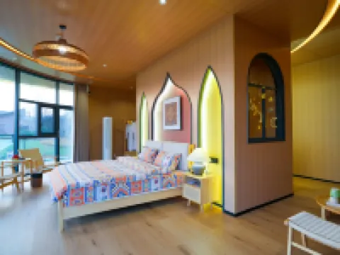 Pomegranate Garden Homestay Hotels in Xiajiang