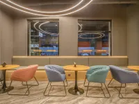 Jingji e-Sports Hotel (Tianjin Railway Station Wudadao Cultural Tourism Area Store) Hotels near Dongli