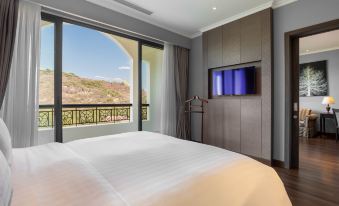 Mandalay Hill Resort - Housity
