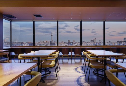 5. 호텔 먼데이 프..