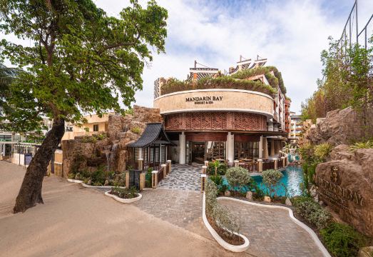 만다린 베이 리조트 수영장