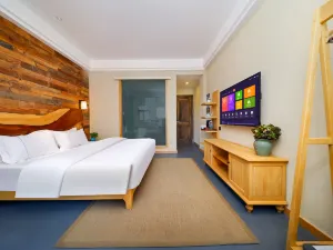 Gongjin Lianri Ecological Cave Hotel (Daocheng Yading Branch)