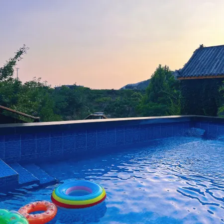 Floral Hotel· Fuquan Mountain Hotel (Yimeng Mountain Tourist Area Mengshan National Forest Park)