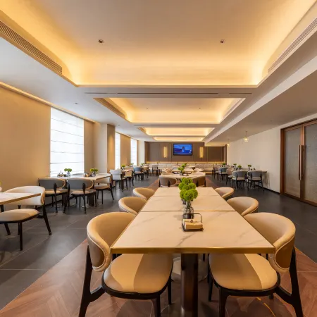Atour Hotel Zhanjiang Chikan Jinshawan Guanhai Promenade