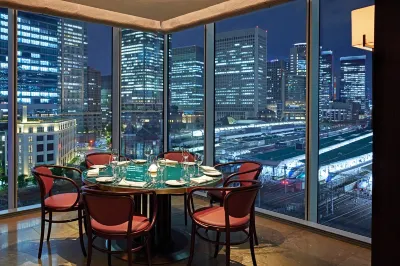 Four Seasons Hotel Tokyo at Marunouchi Hotels in Tokio