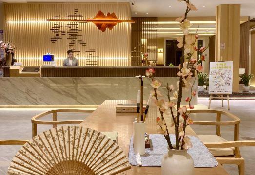 [젠궈 히든 호텔의 아름다운 안뜰 전경]