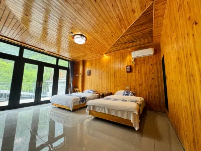 Half Mu Green Mountain Homestay Các khách sạn gần China Film And Television Village Guoliang