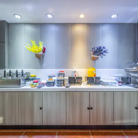 Ease Hotel (Chengde Xinglong County Branch)