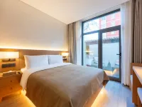 QIANNA HOTEL (Houhai Gulou Street Subway Station Branch) Отели рядом с достопримечательностью «Хоухай»