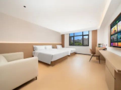 Xingluo Hotel (Fufeng County) Hotels in Fufeng
