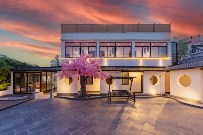 Qingshu Hostel Hotels near Shanghai Village