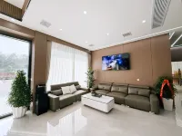 Yun Chen - 2-Star