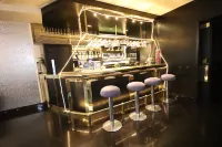 Lancaster House - Bares