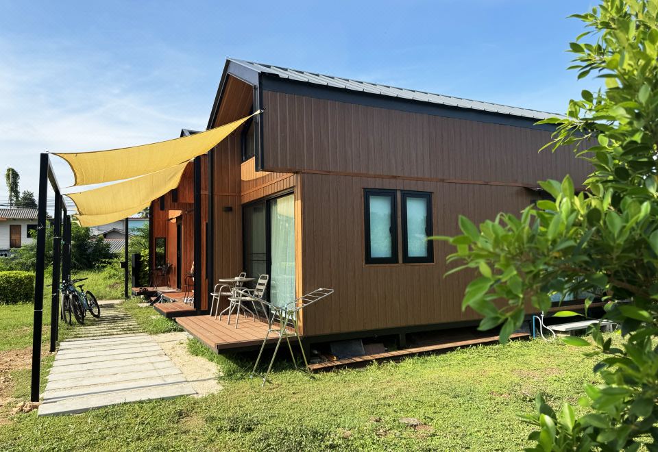 1. 아브리트 하우스..