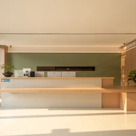 Xilin Business Travel Hotel