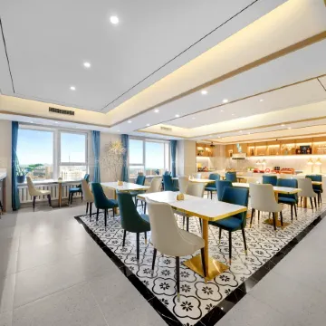 Heyi Select Hotel (Anshan Railway Station MixC Branch)