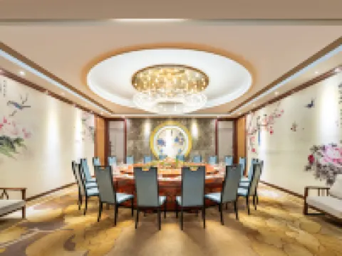 Courle Fontainebleau International Hotel Hotels in Korla