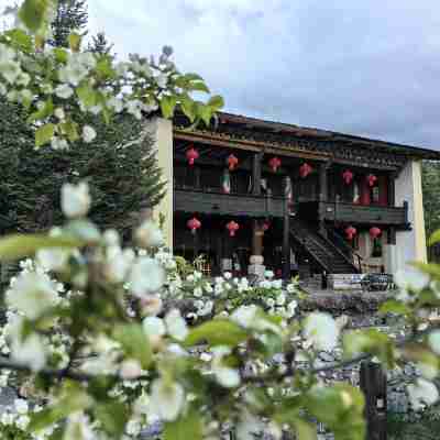 香格里拉仁安悅榕莊 Hotel Exterior