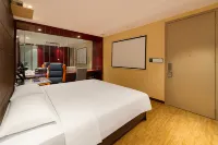 True Color Esports Hotel (Longfor Times Square Branch) Hotel in zona Sports Center Comprehensive Gymnasium， Qingshuihe Campus， University of Electronic Science and Technology of China
