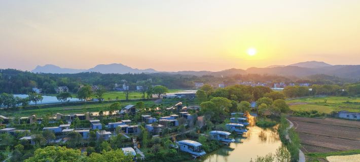 Lanju Jiangtou Pastoral Eco-Resort Hotels in Shangyou