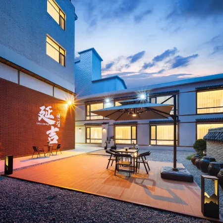 Linli • Jinyue | AESTHETIC • FASHION Art Hotel
