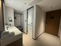 Zhoushan Dinghai Ancient City Jiefang West Road Atour Hotel Hotels in Zhoushan