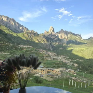 Ya'an 18 ° · Full View Sunrise View Homestay (Zagana Runwugou Branch)