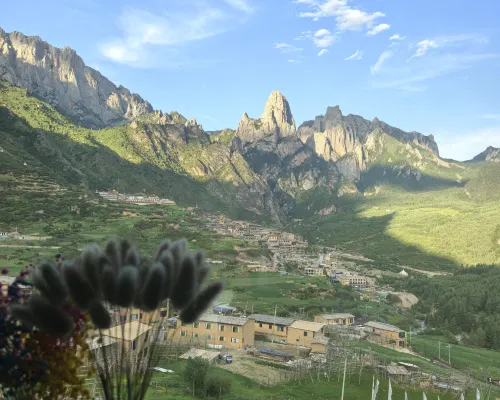 Ya'an 18 ° · Full View Sunrise View Homestay (Zagana Runwugou Branch) Hotels in Têwo County