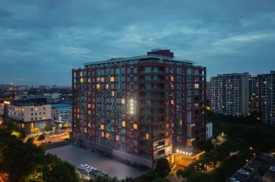 Starway Hotel (Shanghai Zhuanqiao Wanda Hotel) Hotel dekat Minhang Maqiaozhen Community School