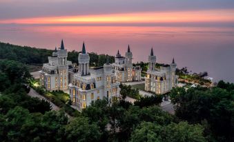 Yantai Yangma Island Seaview Castle Homestay (Huandao Road)