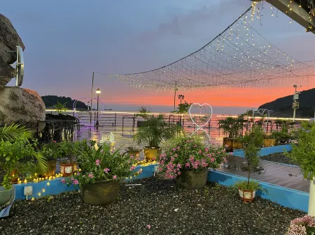 Huangjin Hai'an Holiday Hotel Отели рядом с достопримечательностью «Taishan Cape City Holiday Resort Center»