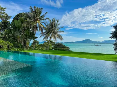 Villa Serenity- Oceanfront Pool Villa with Cinema and Gym Các khách sạn ở Ban Pa Khlok