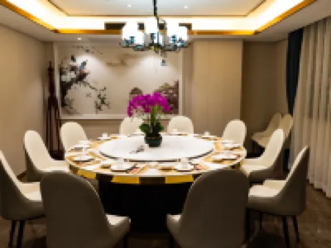 Luonancangsheng International Hotel Hotéis em Luonan