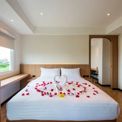 The Moment Hotels near Southeast Asian Ceramics Museum