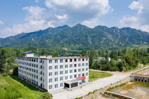 Green Light Residence Hotel (Song County Checun) - 3-Star