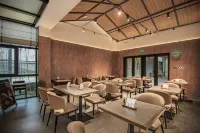 NeiX Hotel