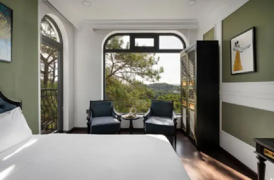 The Gate Boutique Hotel Da Lat Hotel dekat Kawasan wisata Maple Leaf