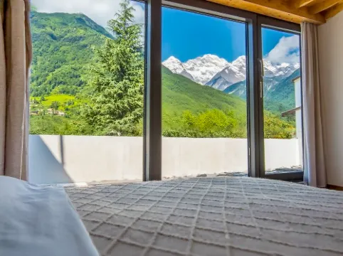 Yujian · MeetheMountain · Snow Mountain Panoramic Suite Homestay (Hailuogou Tourist Center)