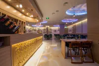 Redwaves Hotel