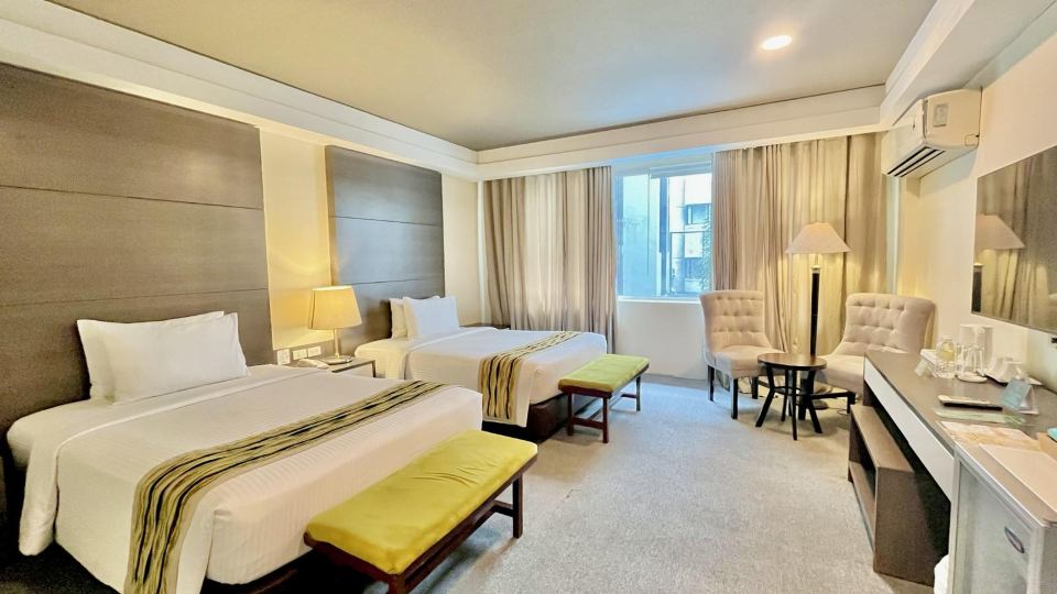 88 Courtyard Hotel