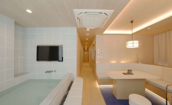 UH Suite Namba Station The Spa