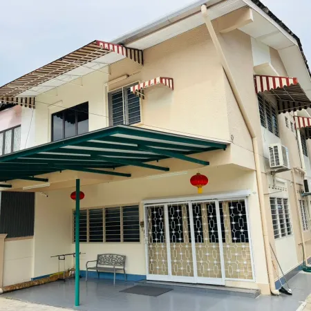 A Classic Heritage Mansion in Melaka | Max 12 Pax & 6 Cars | Walk to Local Restaurants