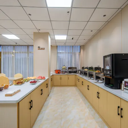 Vienna Hotel (Delingha Xinyuan Road)